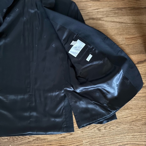 Men’s suit - Picture 5 of 7